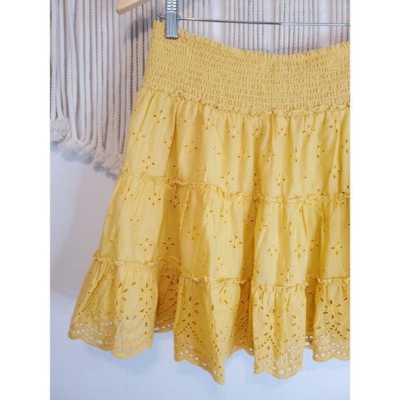 American Eagle Yellow Eyelet Skirt - Picture 3 of 6